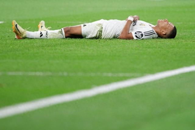 历史战绩碾压！多特主场对门兴豪取12连胜（多特主场称王：对门兴已连胜12场）