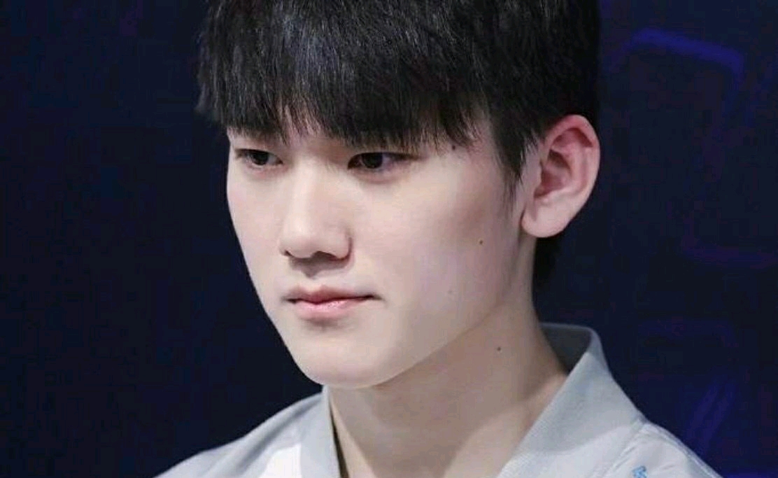 什么是牌面，央视发布年度百大有爱瞬间，EDG排在第77